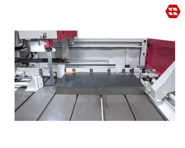 Automatic material positioning