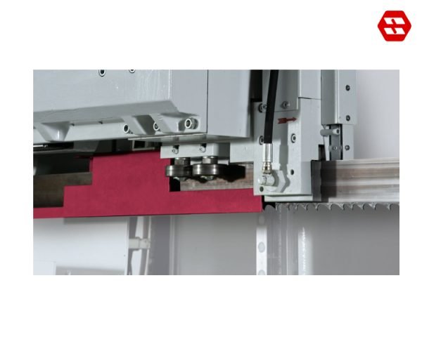 Carbide blade guides