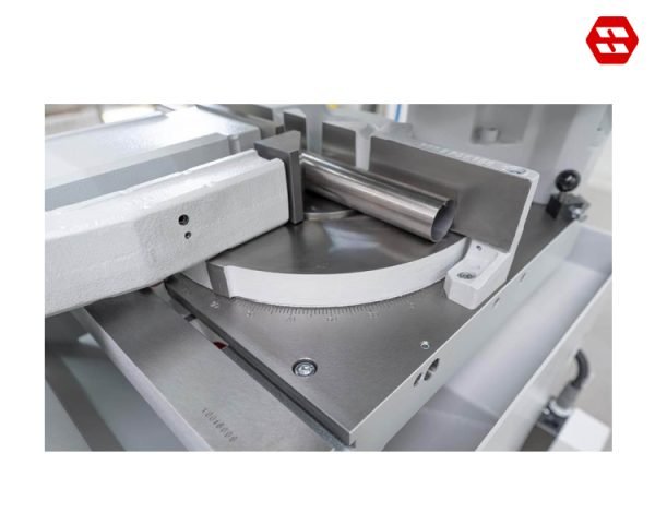 Convenient mitre adjustment 4