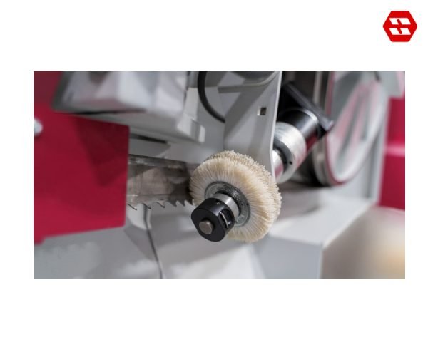 Electrically driven chip brush 10