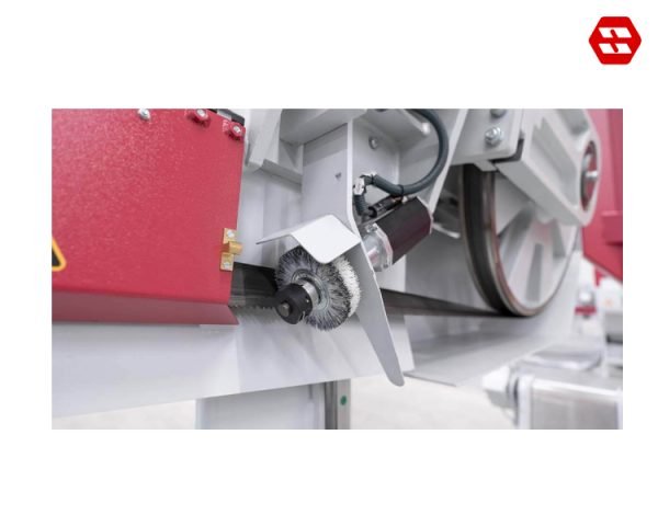 Electrically driven chip brush 11