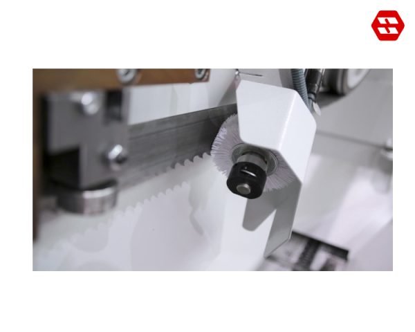 Electrically driven chip brush 12